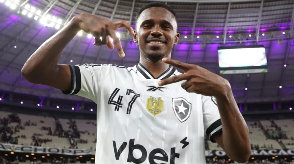 官方网站-记者：热菲尼奥在辽宁铁人的年薪为160万美元，外加绩效奖金