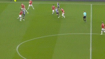 体育游戏-【英超】卡瓦尼替补追平 立柱+德赫亚救险 曼联客平