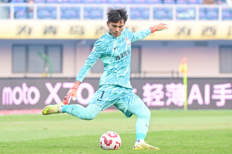 体育游戏-足球报谈U23国脚中超首轮表现：U23国脚竞相出彩，延续希望