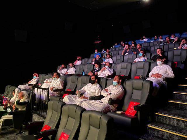 迪拜现在41度 6月的中东踢90分钟足球是什么体验？